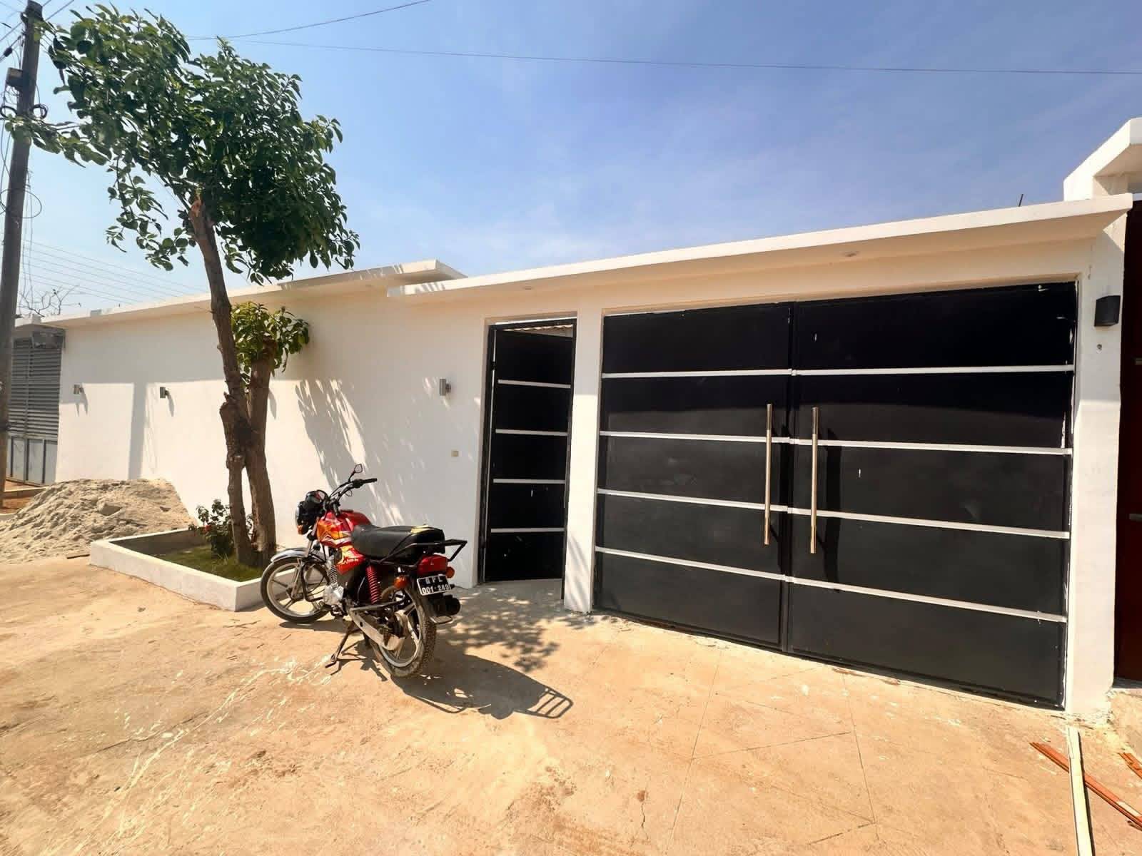 ARRENDA-SE | VIVENDA V4 — DENTRO DO CONDOMÍNIO JARDIM DO ÉDEN, CAMAMA em Luanda - T4