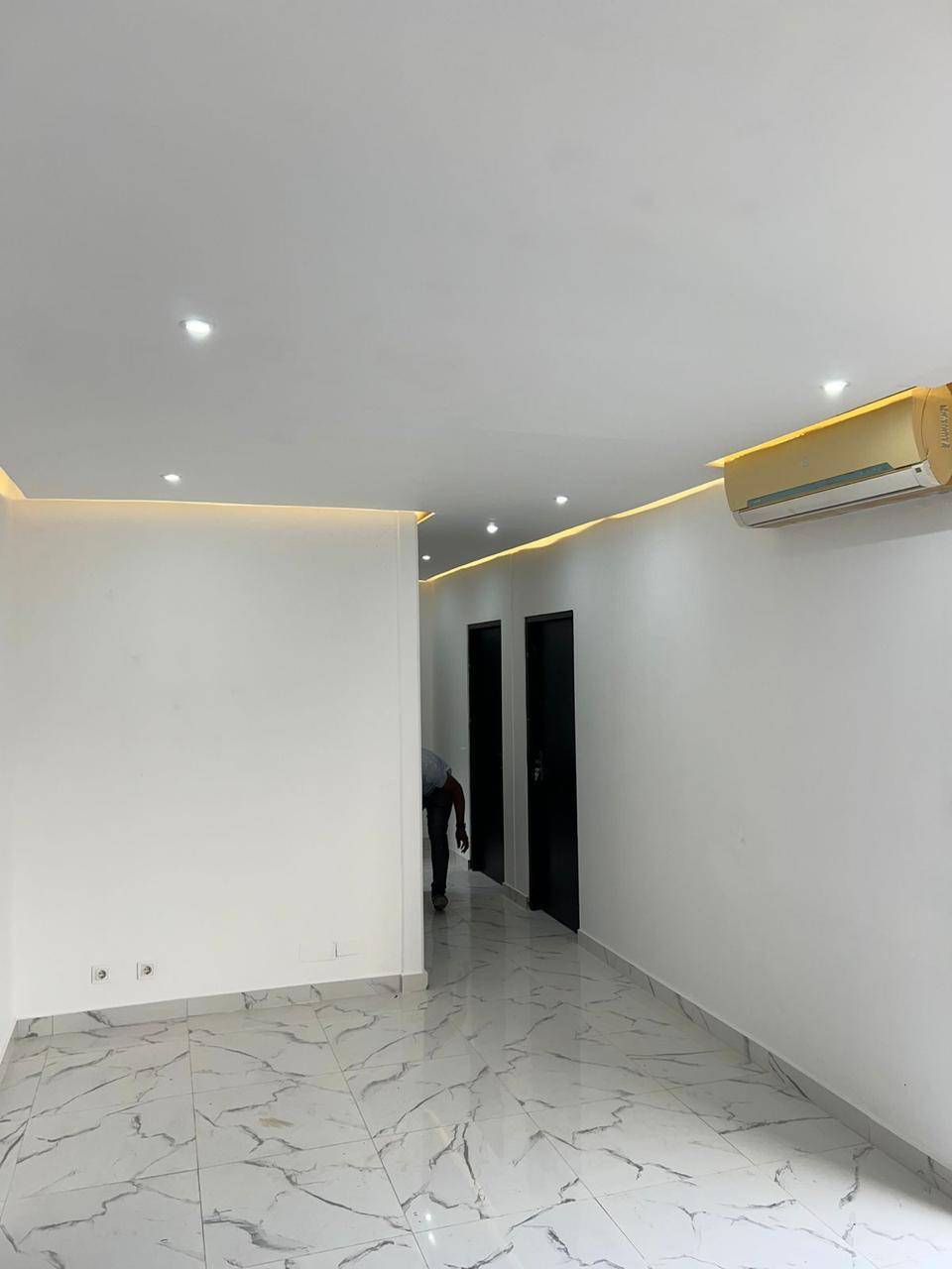 DISPONÍVEL PARA ARRENDAMENTO APT LIMPO NO PROJETO NOVA VIDA 1 fase PRÉDIO CURTO em Luanda - T4