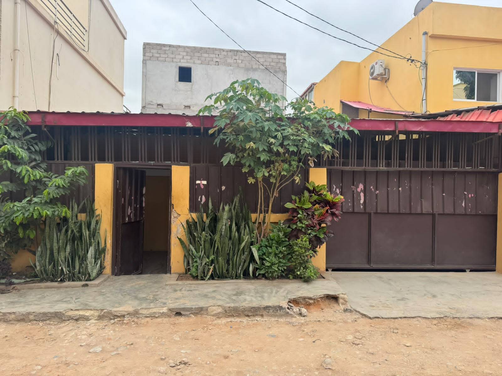 Arrendar moradia T3 nas Travessas de Talatona em Luanda - T3